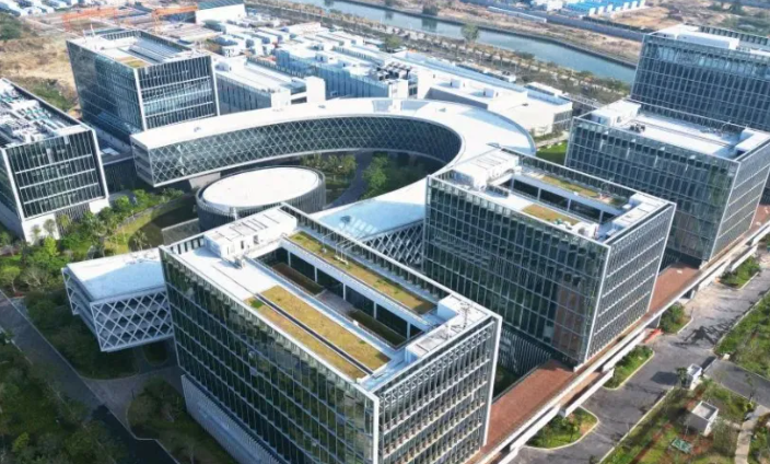 工程机械机罩用玻璃钢与SMC材料性能对比及选型建议